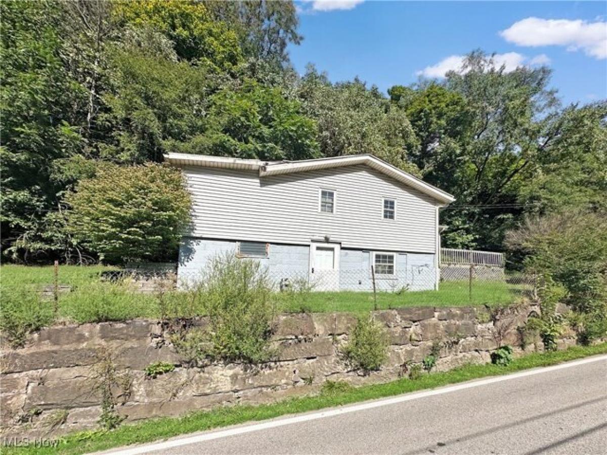 Picture of Home For Sale in Follansbee, West Virginia, United States