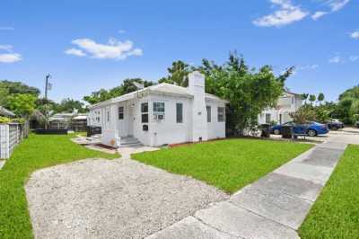 Home For Sale in West Palm Beach, Florida