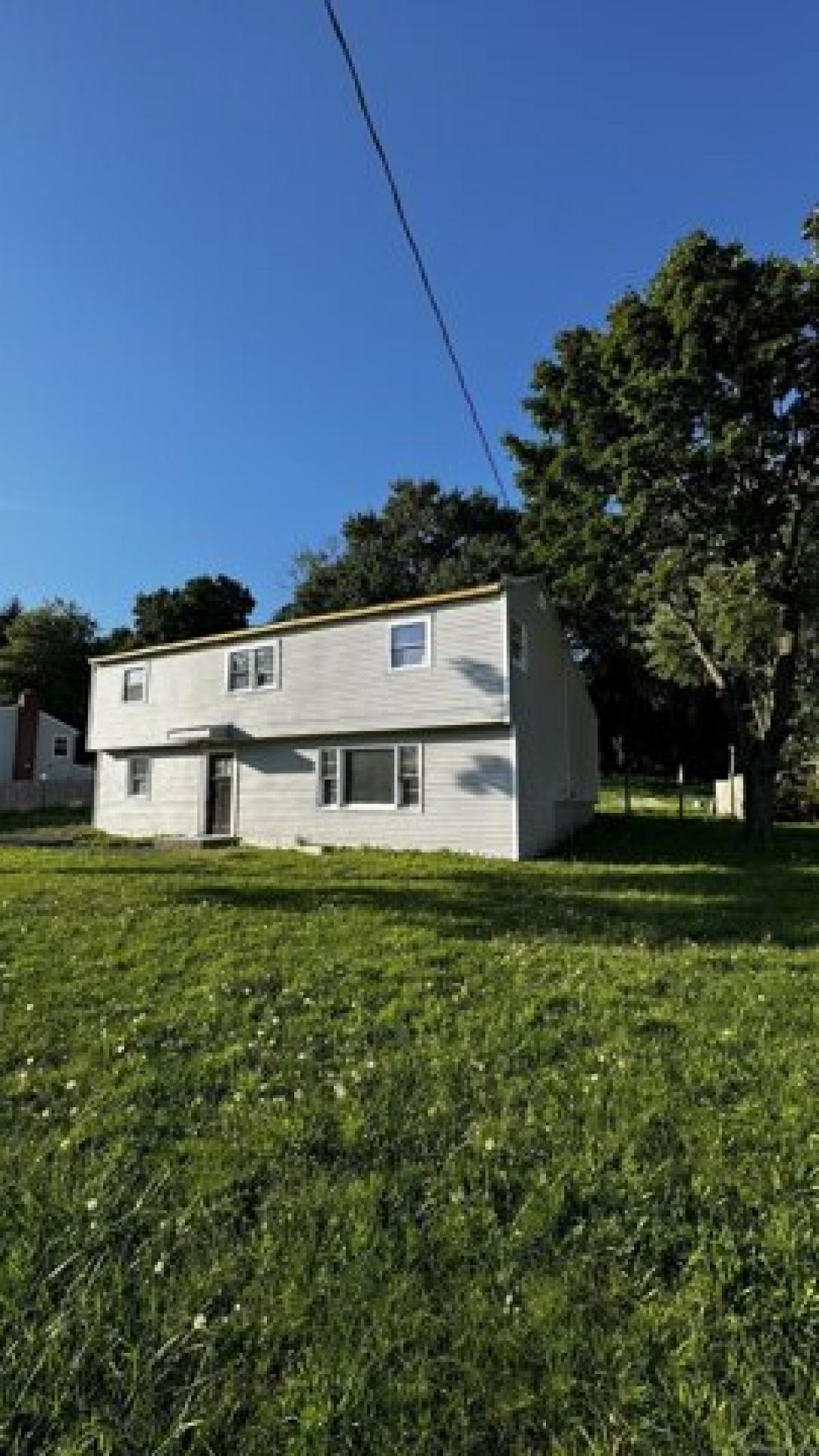 Picture of Home For Sale in Hamden, Connecticut, United States