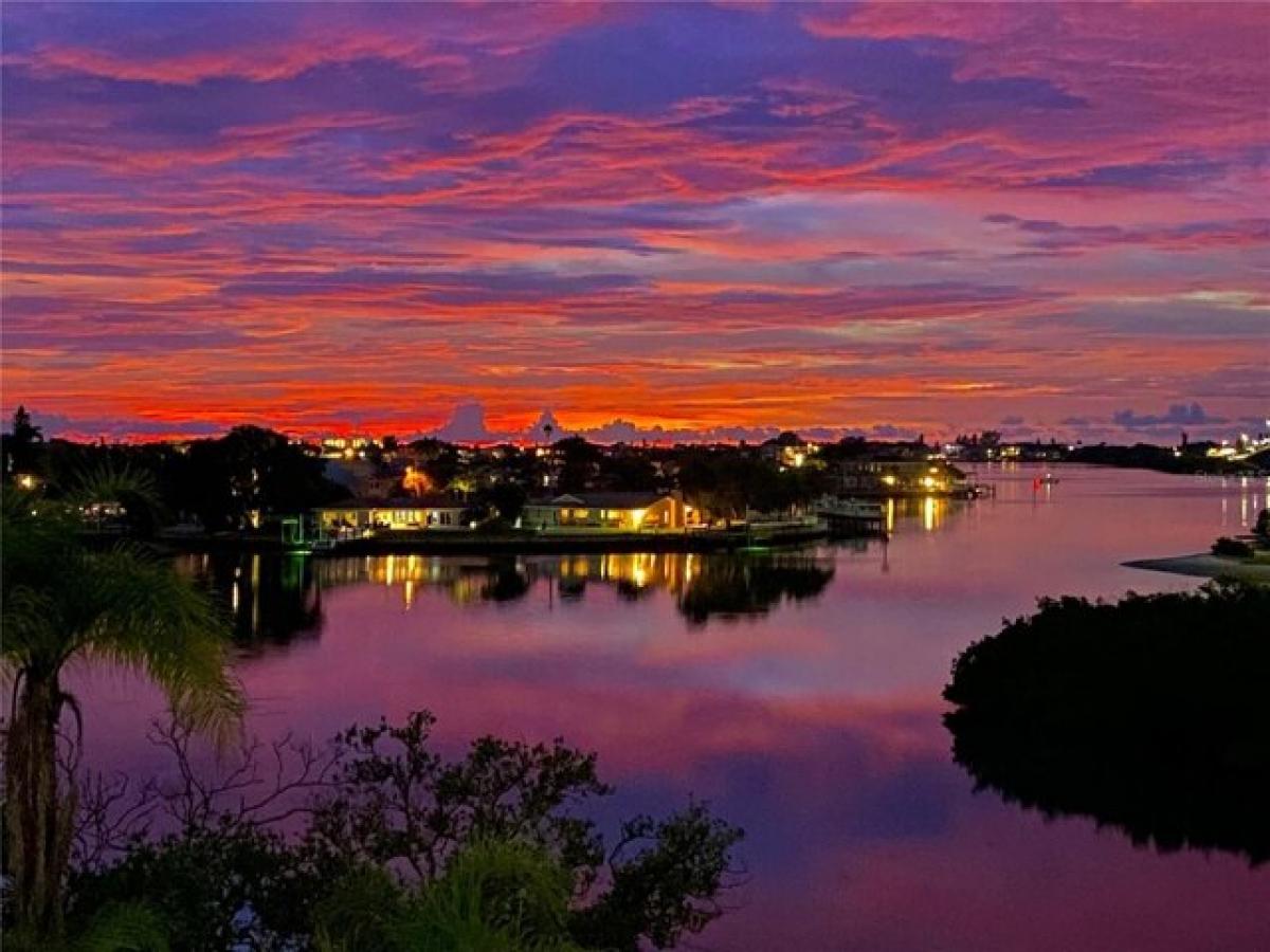 Picture of Home For Sale in Belleair Bluffs, Florida, United States