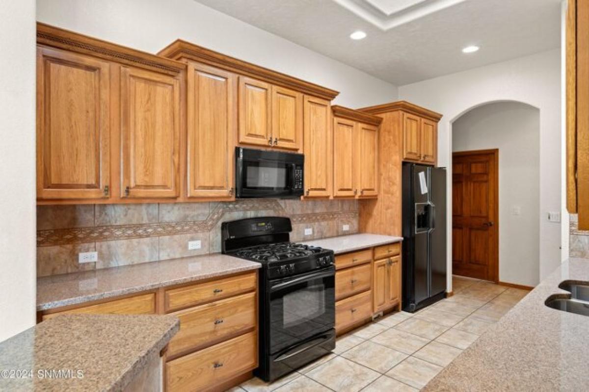 Picture of Home For Sale in Las Cruces, New Mexico, United States