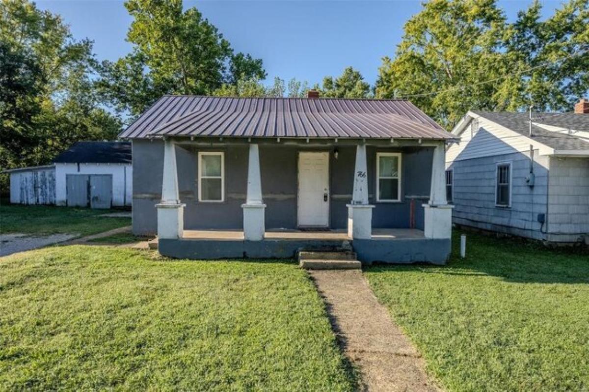 Picture of Home For Sale in Lebanon, Missouri, United States