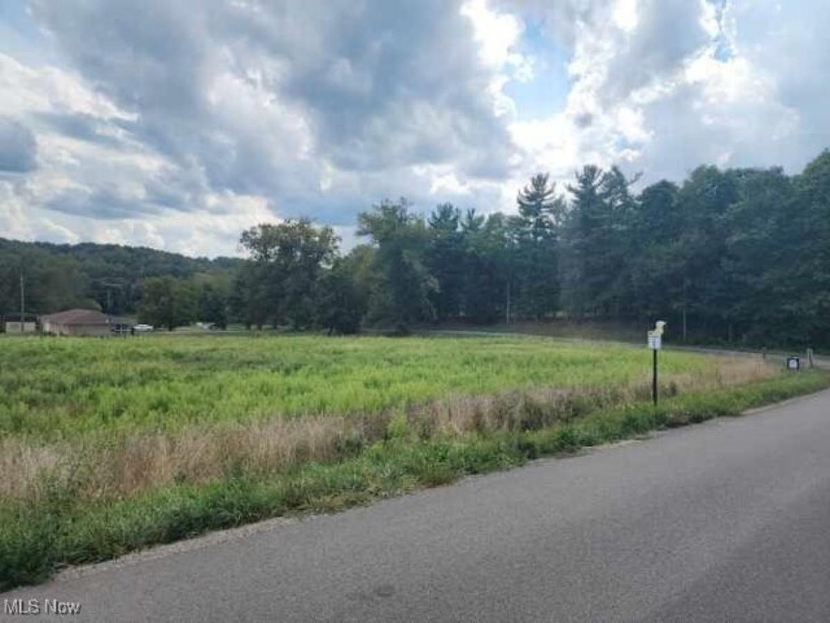 Picture of Residential Land For Sale in Uhrichsville, Ohio, United States