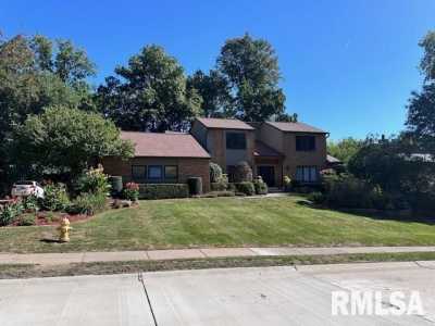 Home For Sale in Rock Island, Illinois