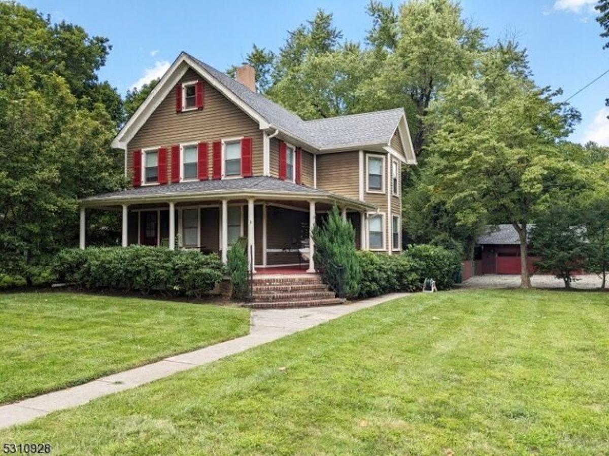 Picture of Home For Sale in Califon, New Jersey, United States