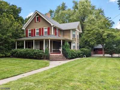 Home For Sale in Califon, New Jersey