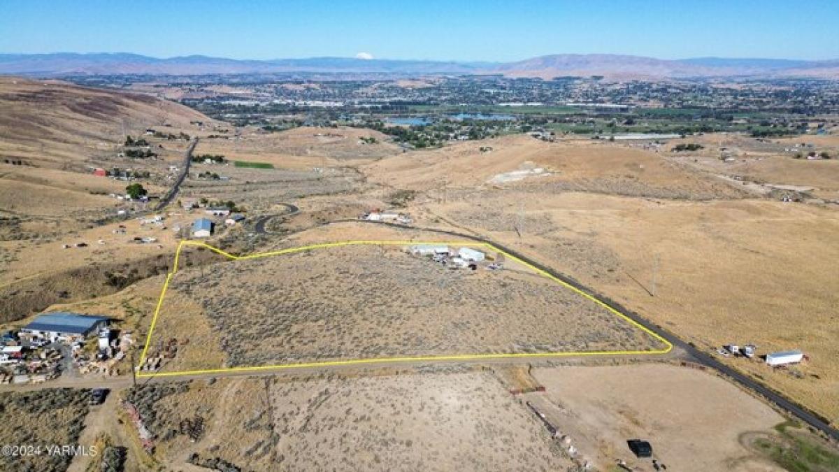 Picture of Home For Sale in Yakima, Washington, United States