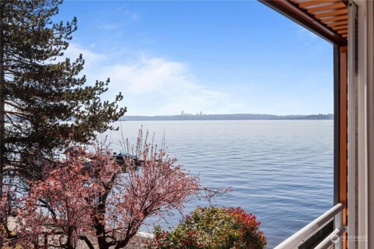 Picture of Home For Sale in Kirkland, Washington, United States