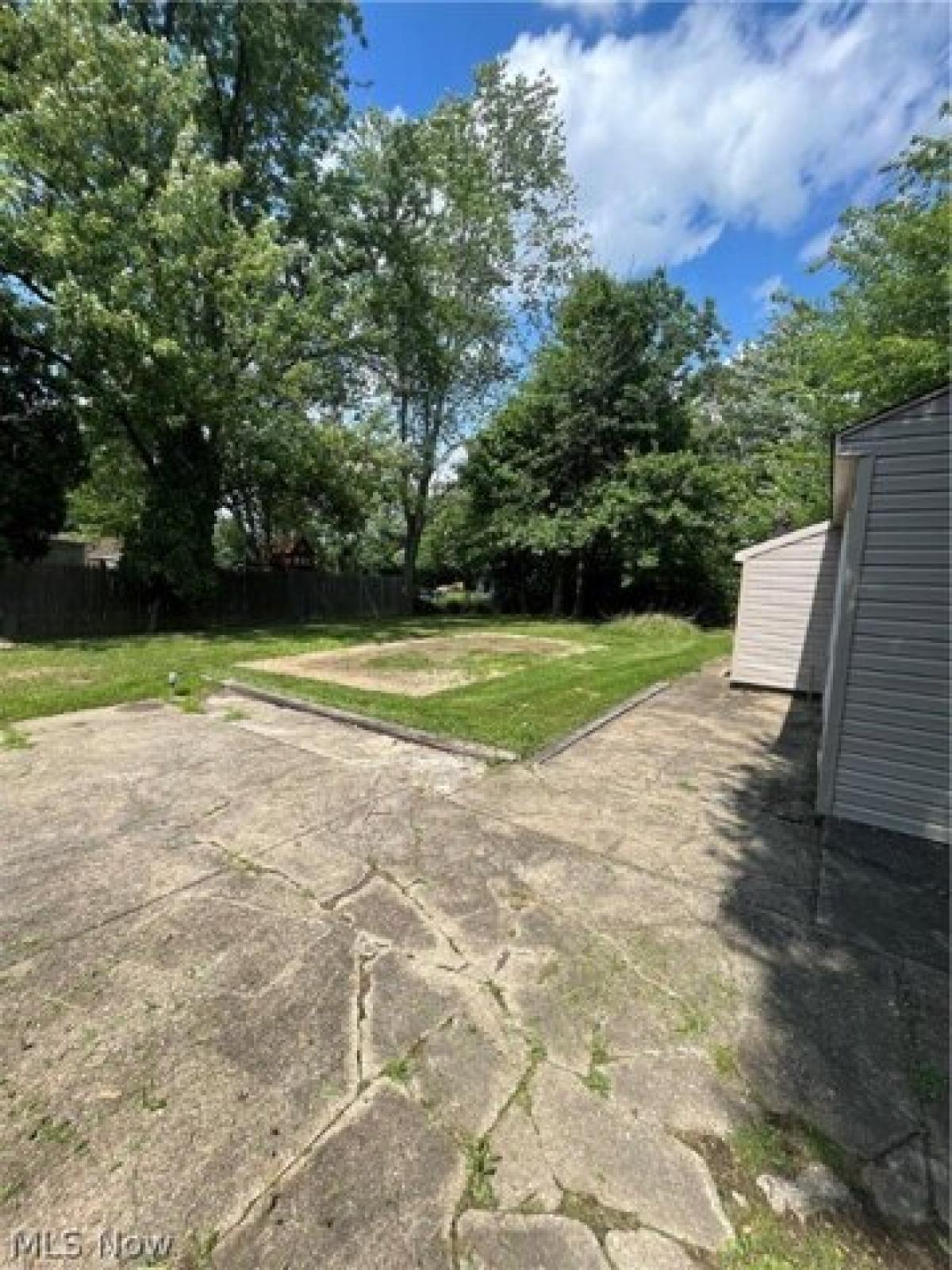 Picture of Home For Sale in Austintown, Ohio, United States