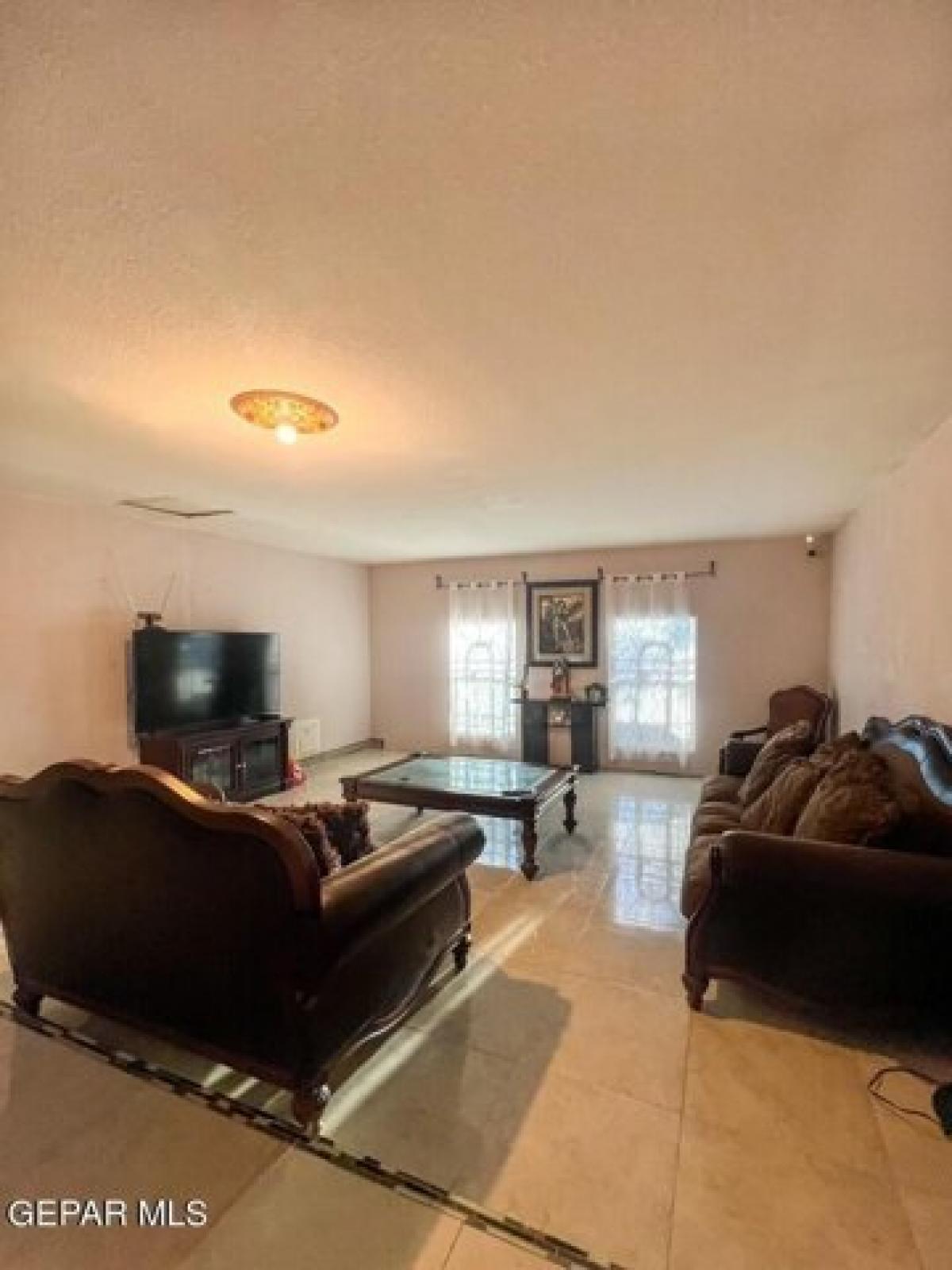 Picture of Home For Sale in El Paso, Texas, United States