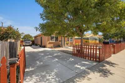 Home For Sale in Reedley, California