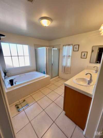 Home For Sale in Bakersfield, California