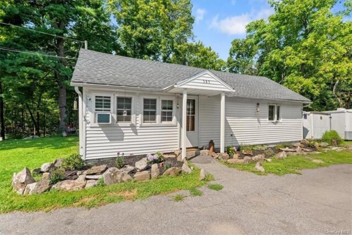 Picture of Home For Sale in Ulster Park, New York, United States