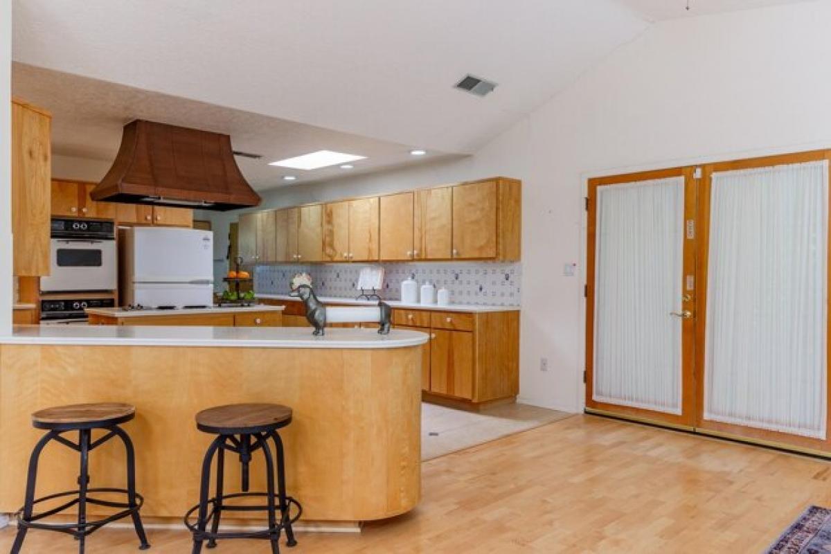 Picture of Home For Sale in Albuquerque, New Mexico, United States