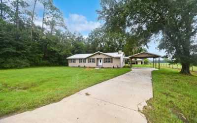 Home For Sale in Lawtey, Florida