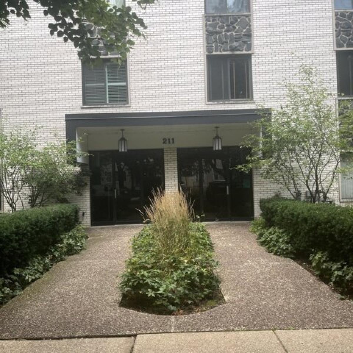 Picture of Home For Sale in Forest Park, Illinois, United States