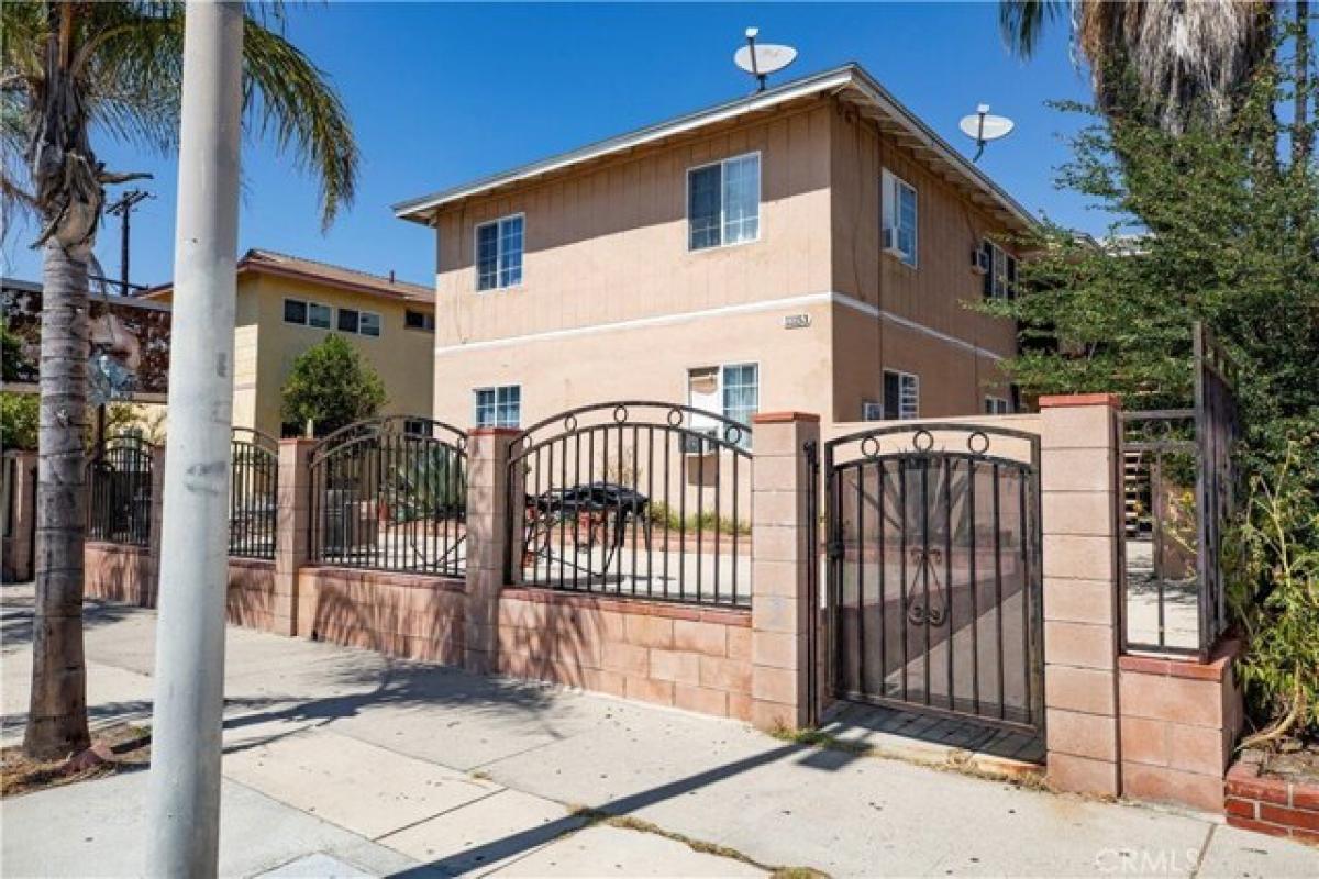 Picture of Home For Sale in Sun Valley, California, United States