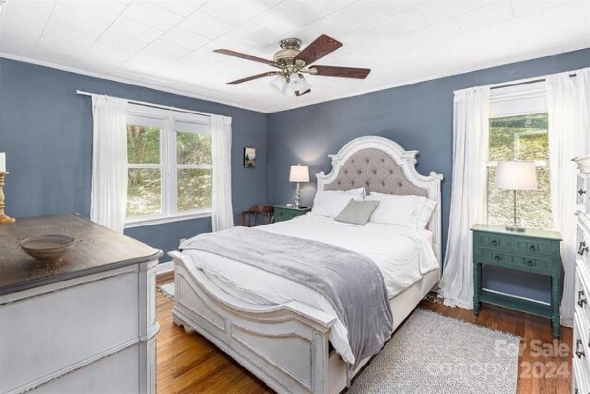 Picture of Home For Sale in Burnsville, North Carolina, United States