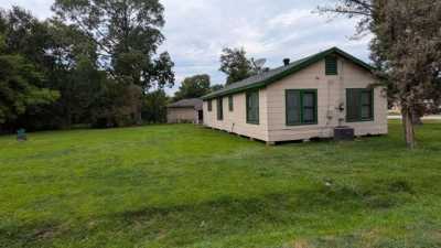 Home For Rent in Groves, Texas