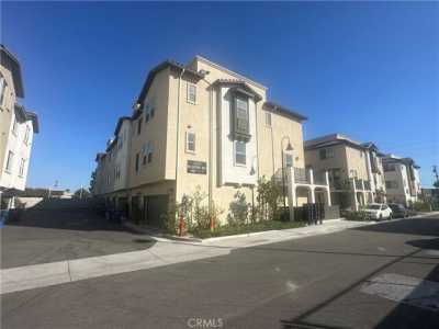 Home For Sale in Commerce, California