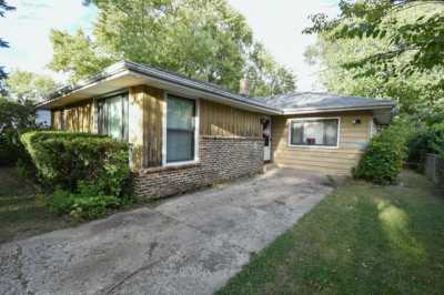 Home For Sale in Zion, Illinois