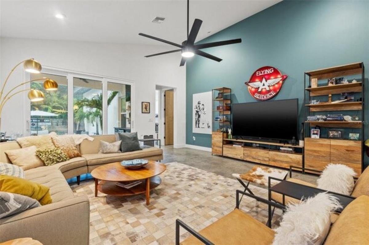 Picture of Home For Sale in Saint Petersburg, Florida, United States