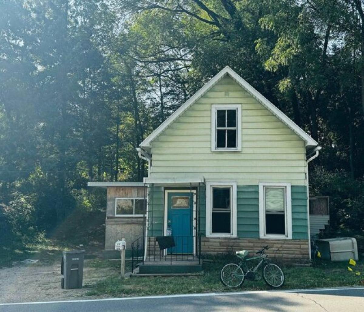 Picture of Home For Sale in Dubuque, Iowa, United States