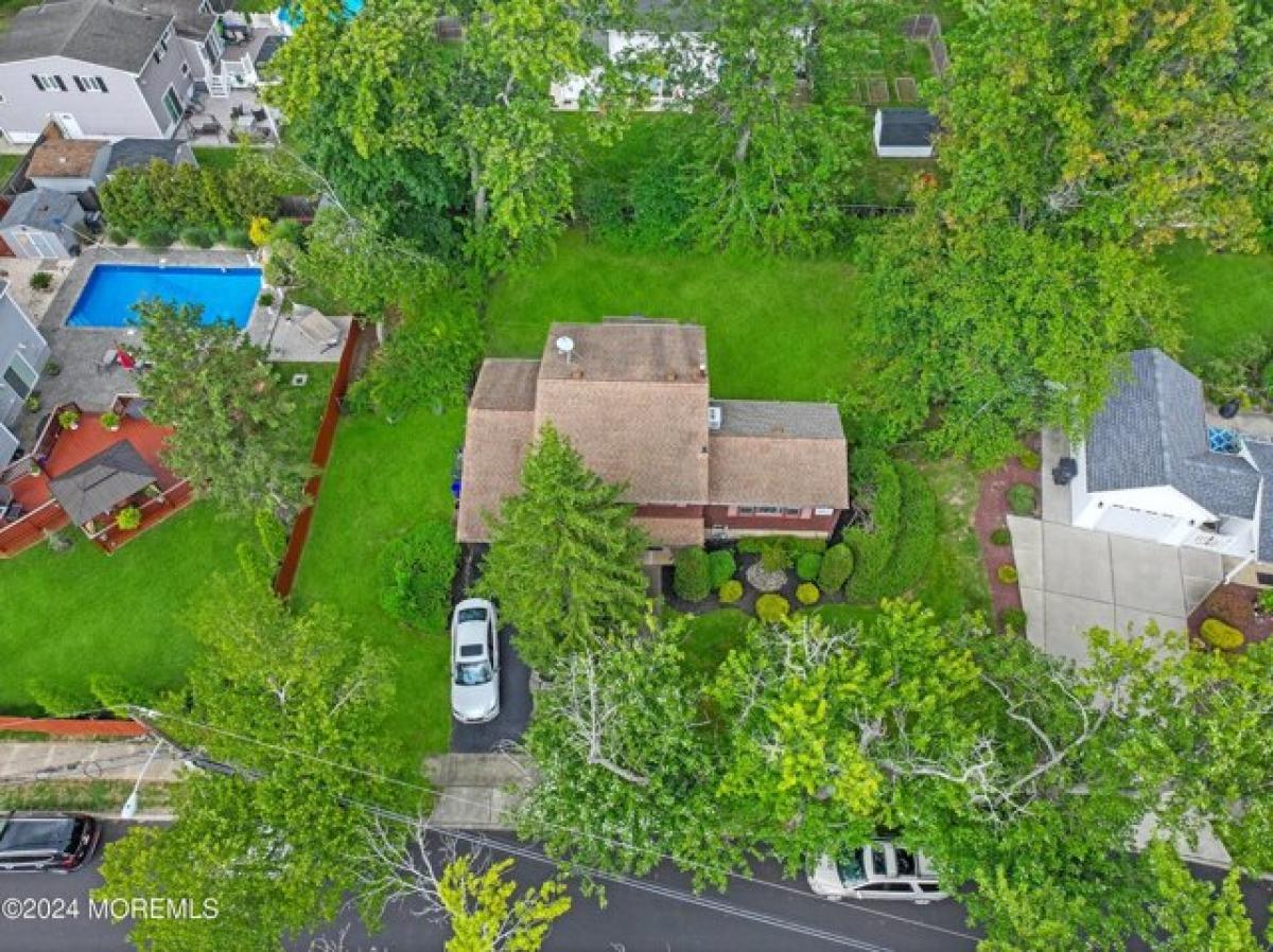 Picture of Home For Sale in Old Bridge, New Jersey, United States