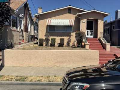 Home For Sale in Oakland, California