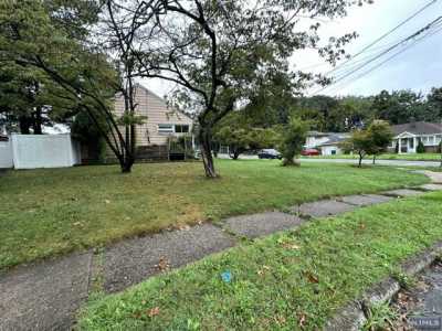 Home For Sale in Bergenfield, New Jersey