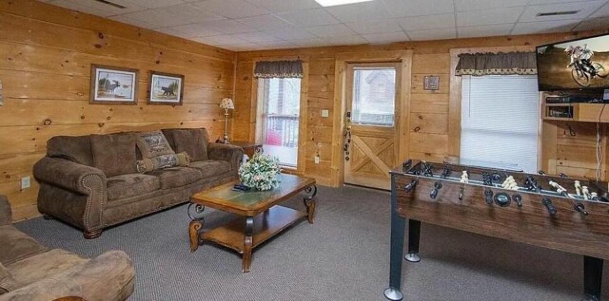 Picture of Home For Sale in Pigeon Forge, Tennessee, United States