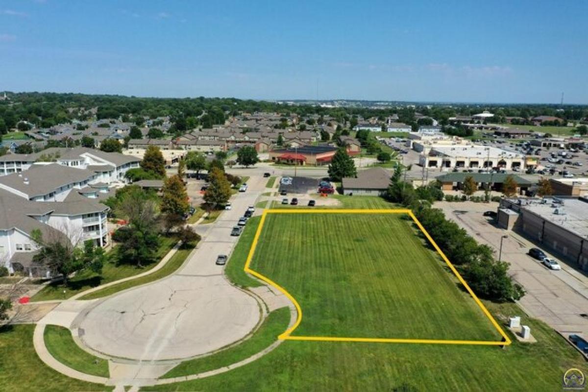 Picture of Residential Land For Sale in Topeka, Kansas, United States