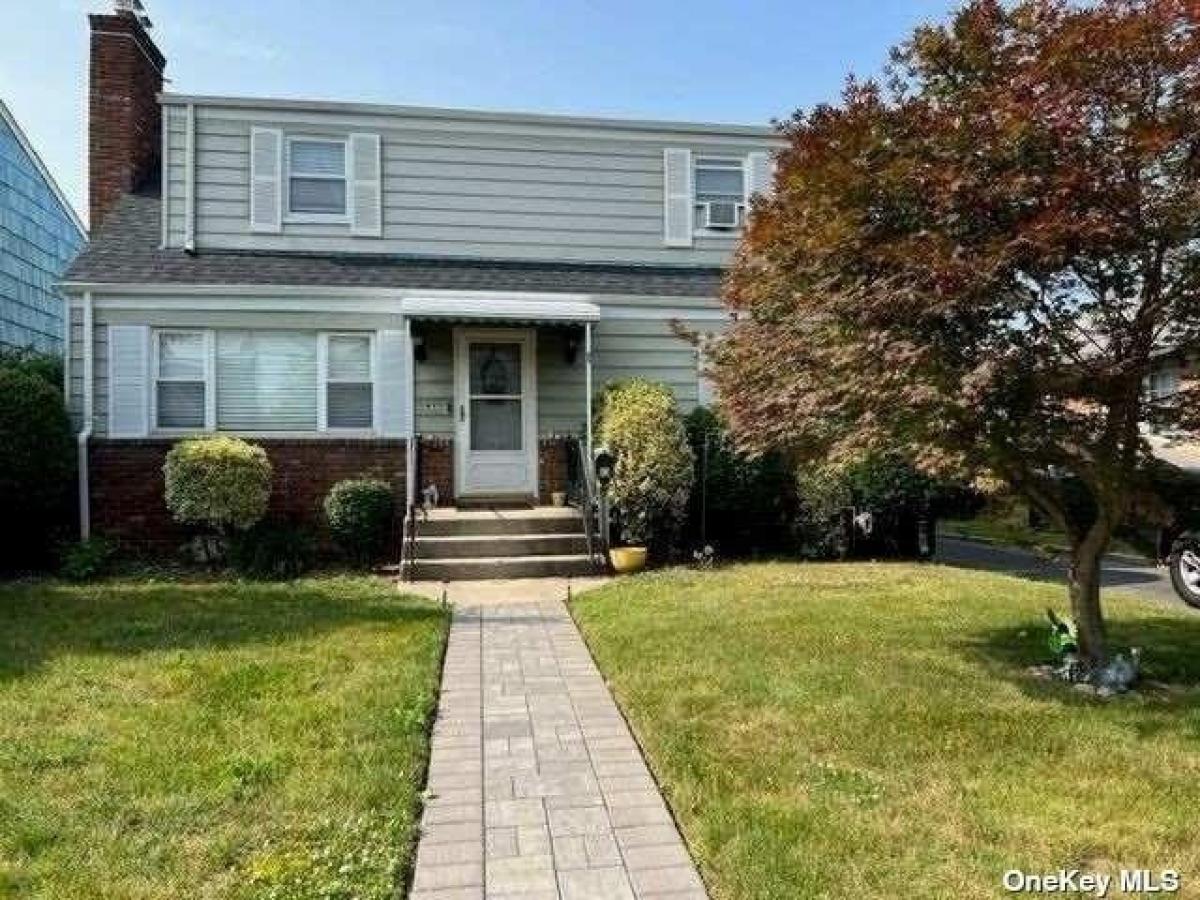 Picture of Home For Rent in Glen Cove, New York, United States