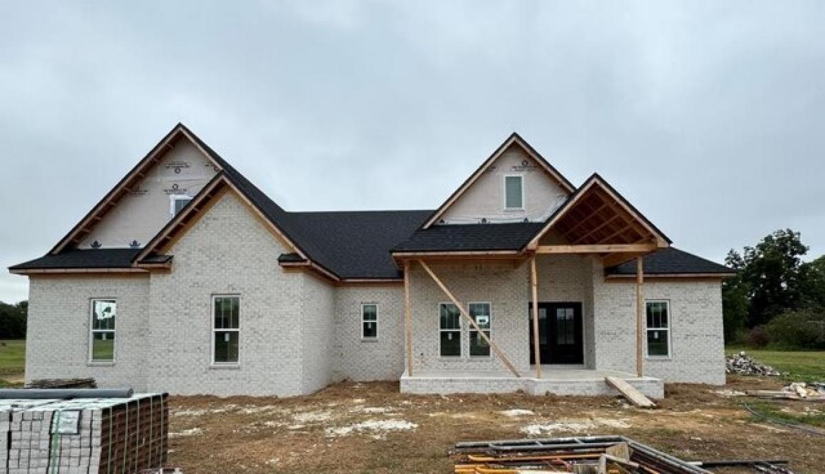 Picture of Home For Sale in Headland, Alabama, United States