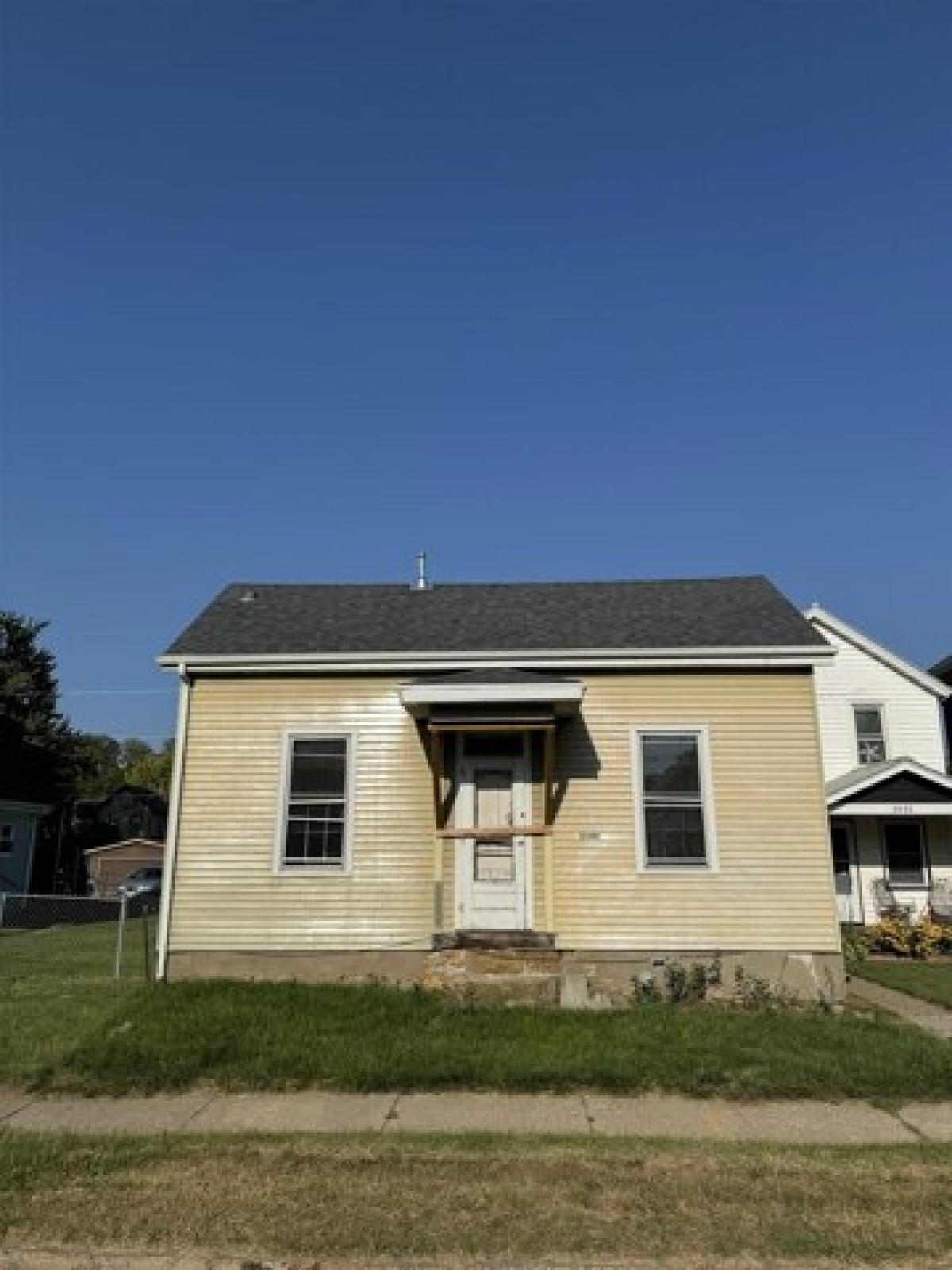 Picture of Home For Sale in Dubuque, Iowa, United States