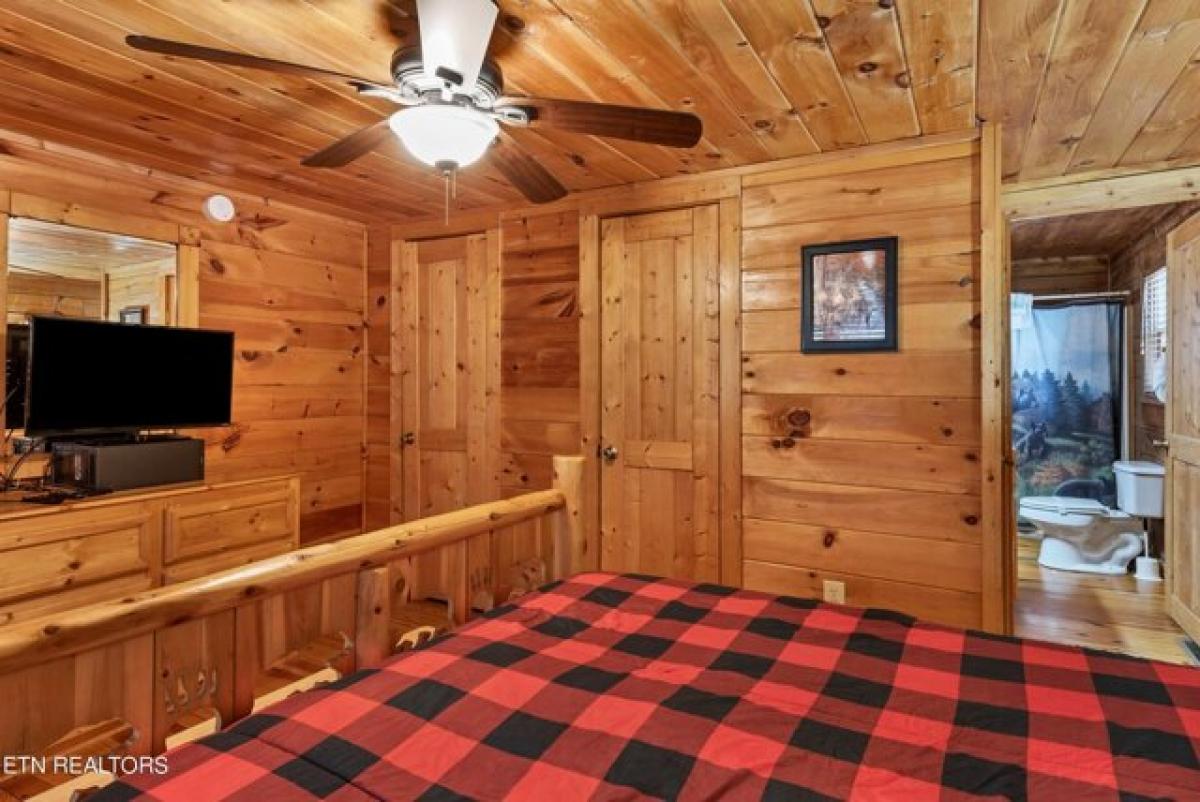 Picture of Home For Sale in Gatlinburg, Tennessee, United States