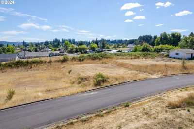 Residential Land For Sale in Yoncalla, Oregon