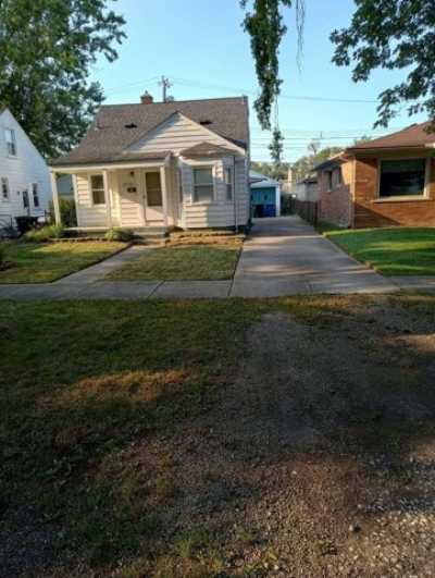 Home For Sale in Redford, Michigan