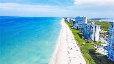 Home For Sale in Jensen Beach, Florida