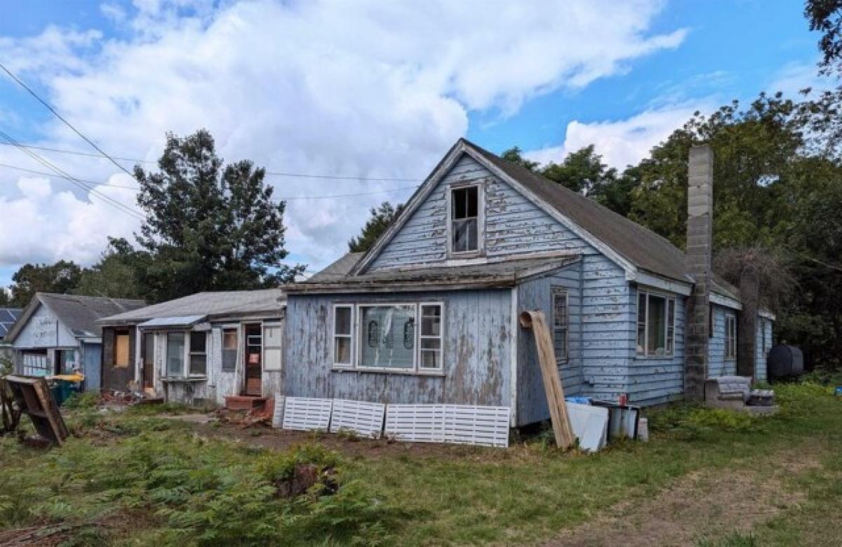 Picture of Home For Sale in Rochester, New Hampshire, United States