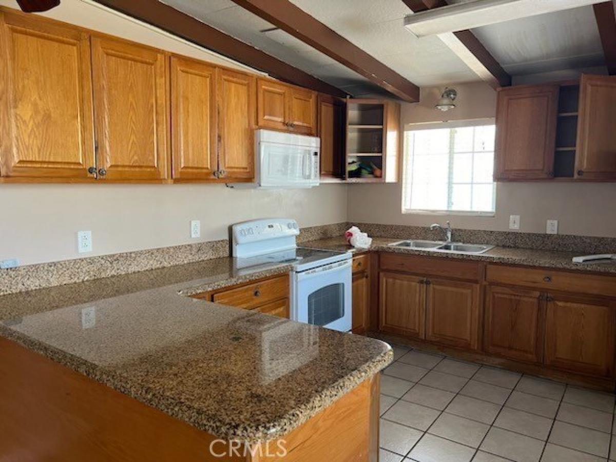 Picture of Home For Sale in Twentynine Palms, California, United States