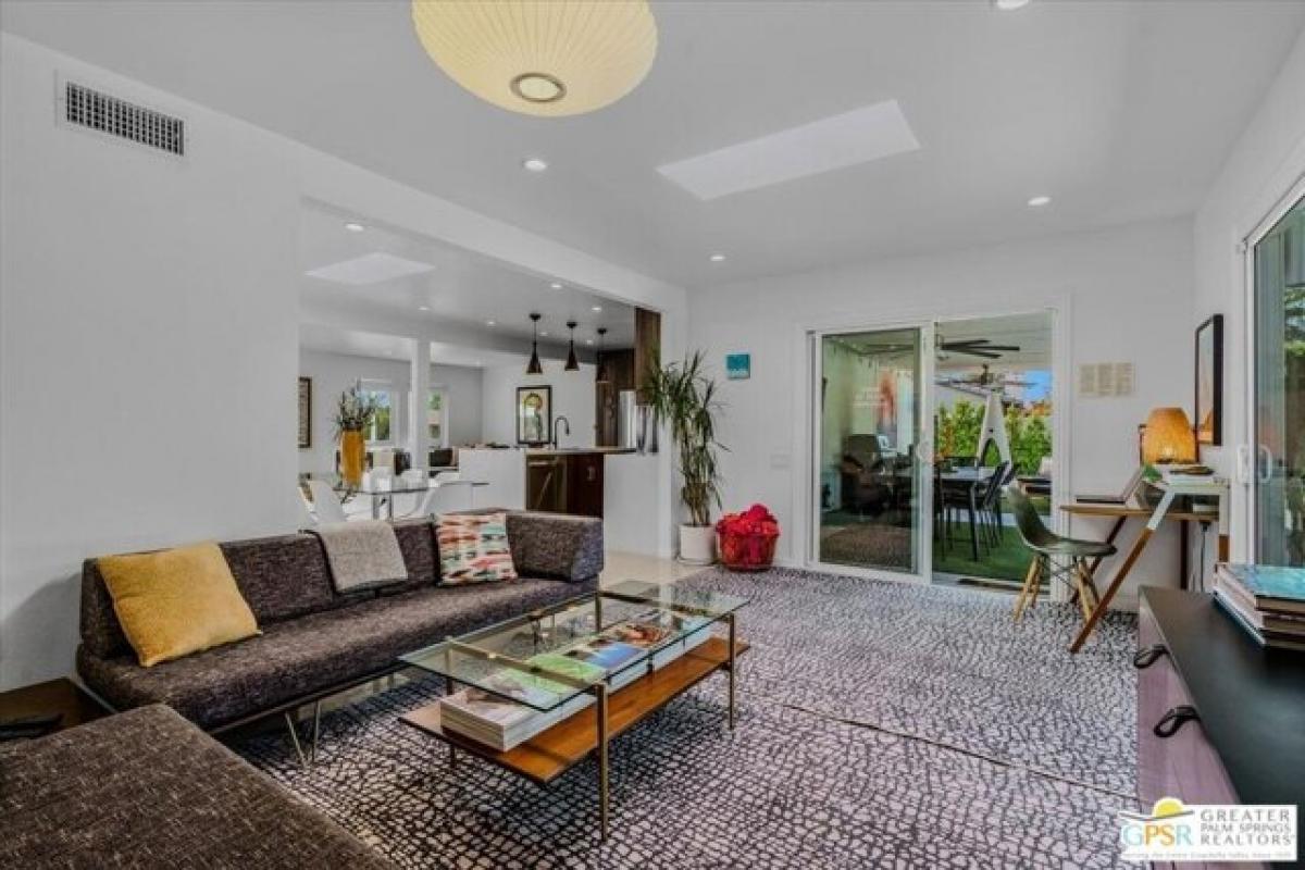 Picture of Home For Sale in Palm Springs, California, United States