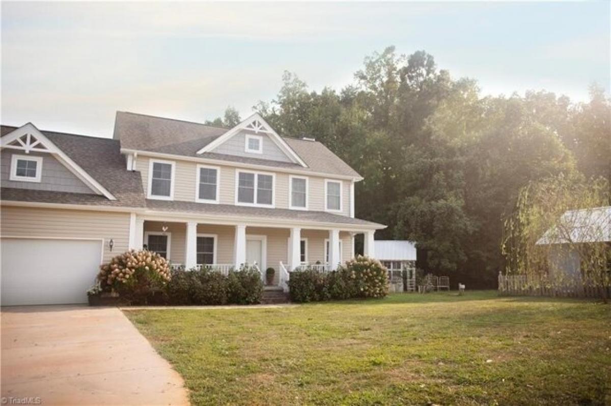 Picture of Home For Sale in Gibsonville, North Carolina, United States