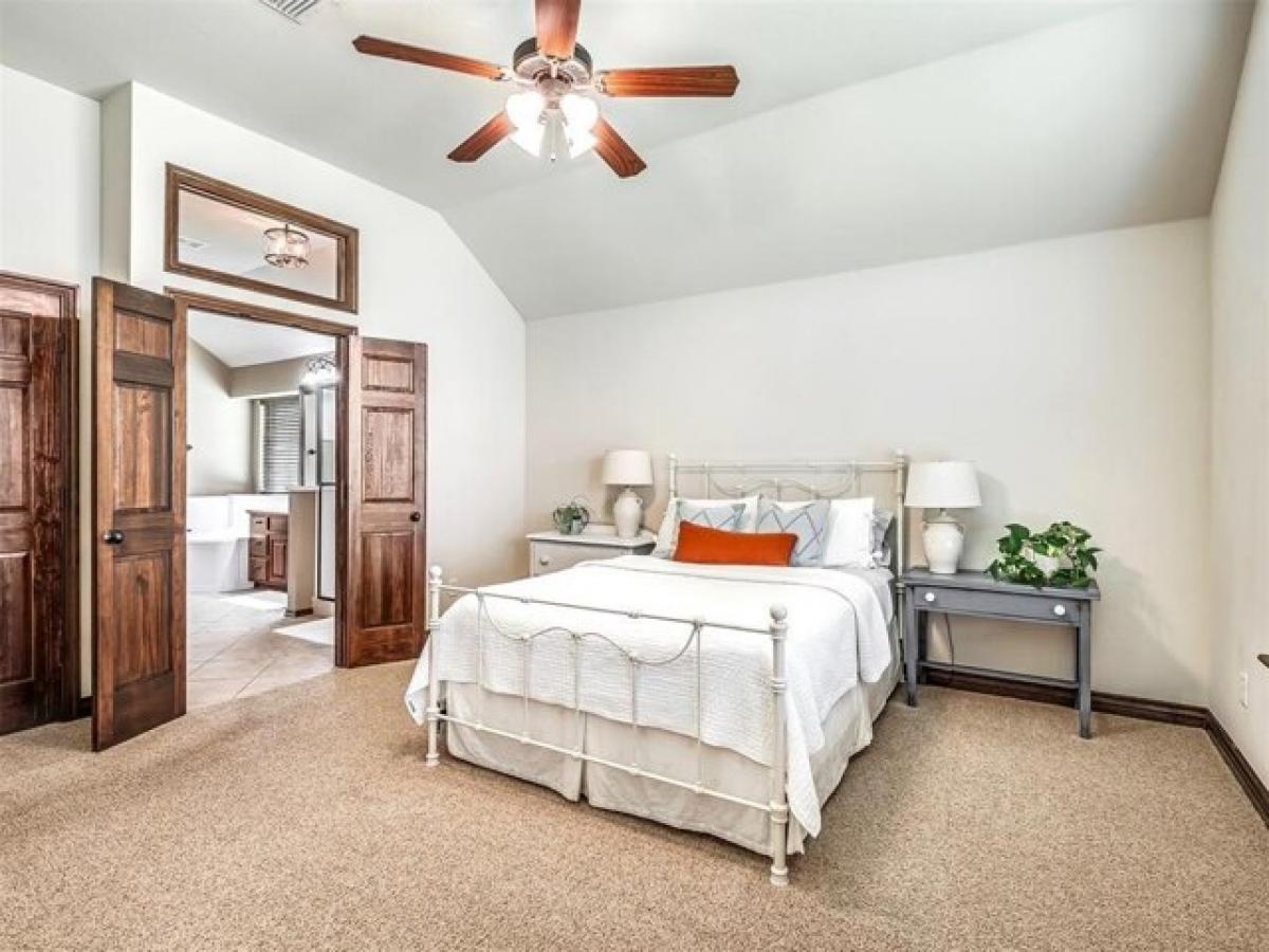 Picture of Home For Sale in Edmond, Oklahoma, United States