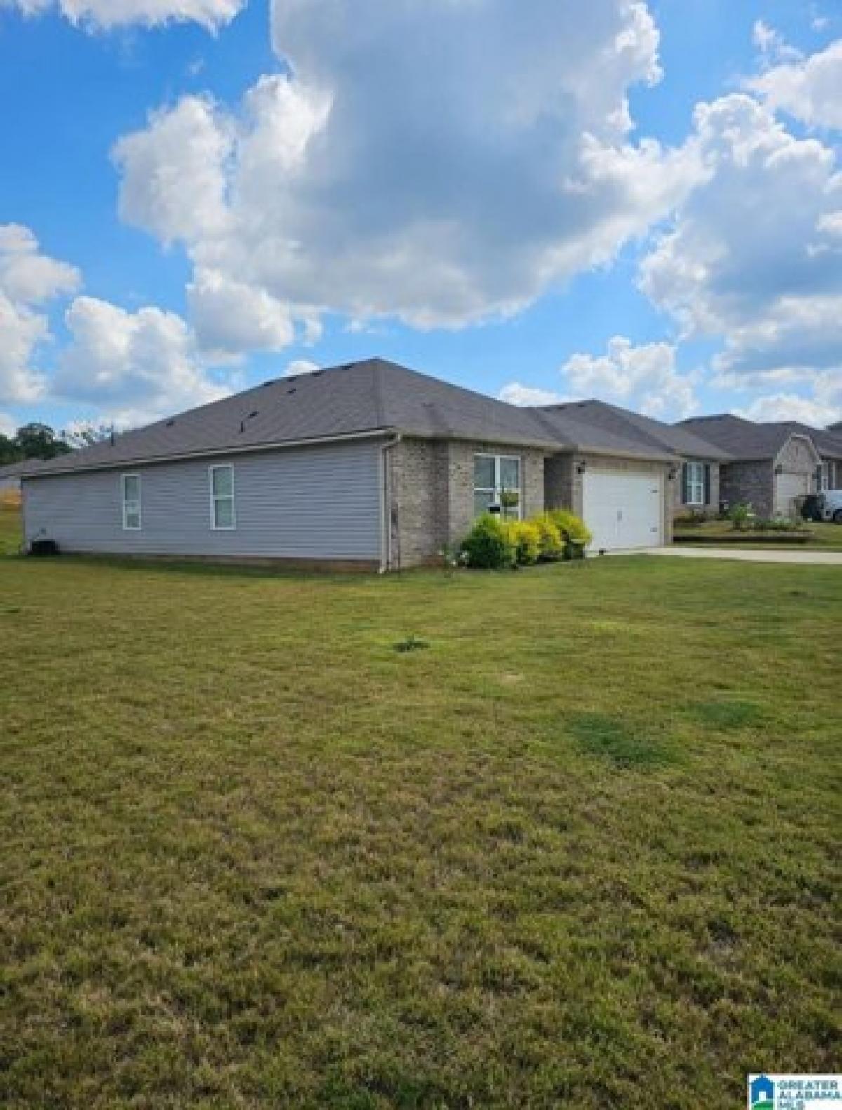 Picture of Home For Sale in Lincoln, Alabama, United States