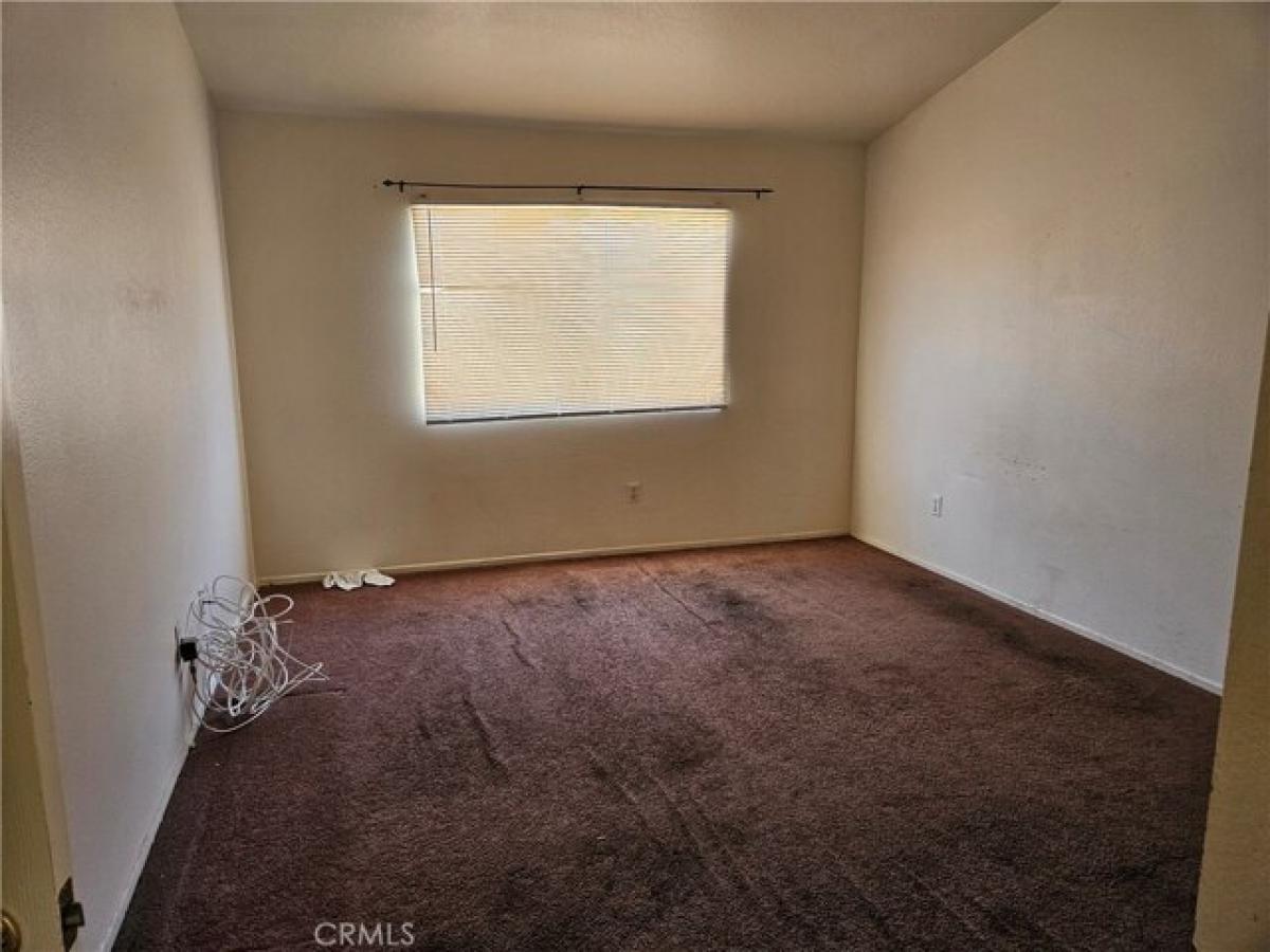 Picture of Home For Sale in Adelanto, California, United States