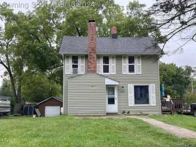 Home For Sale in Highland, Michigan