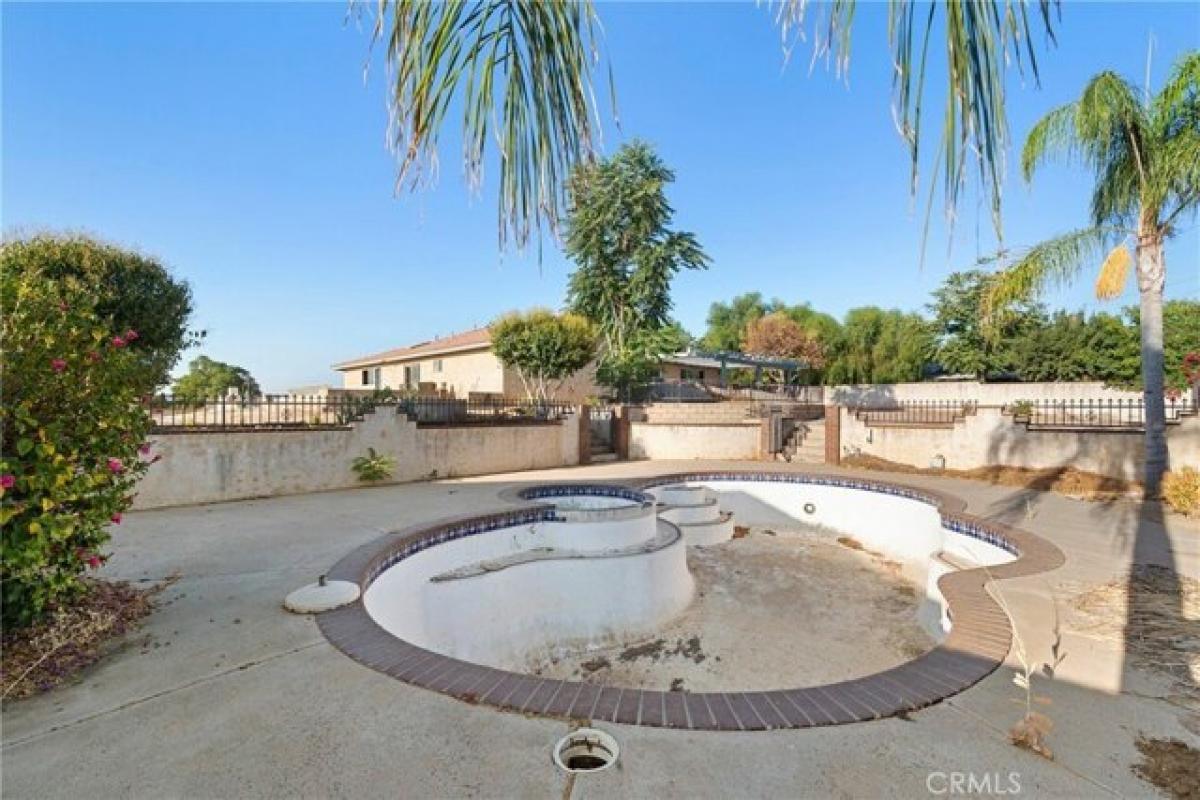 Picture of Home For Sale in Perris, California, United States