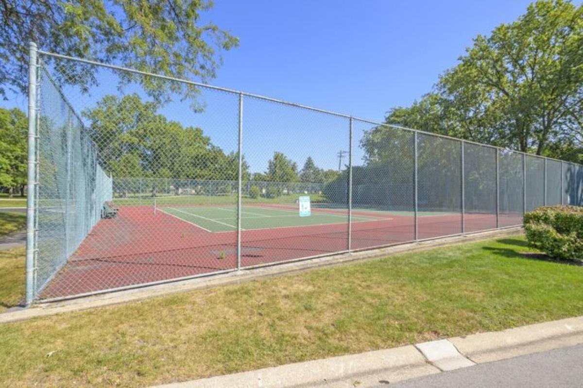 Picture of Home For Sale in Indian Head Park, Illinois, United States