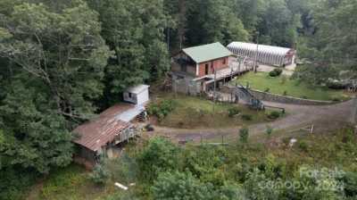 Home For Sale in Spruce Pine, North Carolina